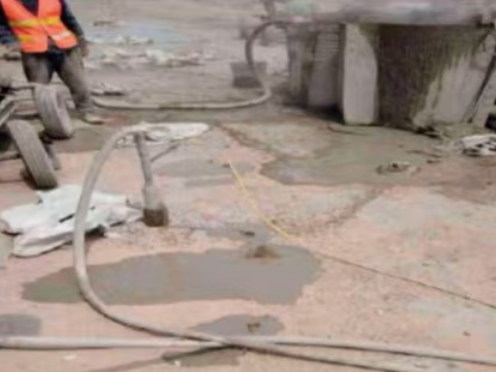 九龙坡水泥混凝土路面板底注浆技术 路面脱空注浆整治方案